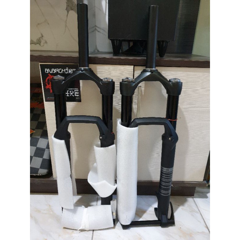 Fork MTB venom uk 27,5 Air