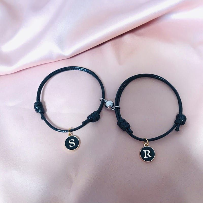 GELANG INISIAL BULAT COUPLE GELANG TRENDI (Tali Waterproof Gelang Coupele)