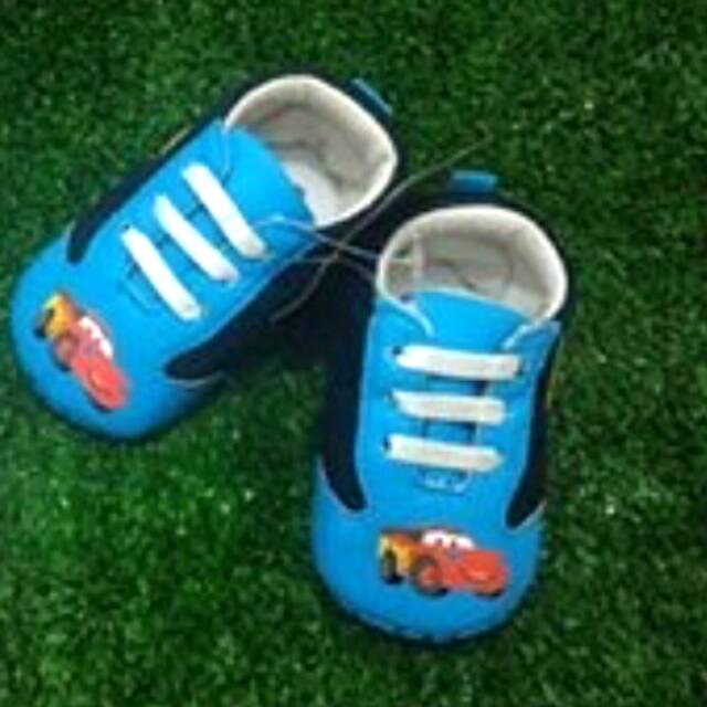 Sepatu prewalker bayi cars mcqueen