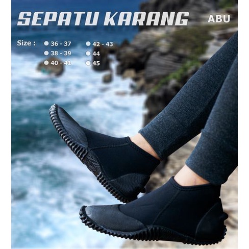 SEPATU PANTAI ANTI  KARANG ABU