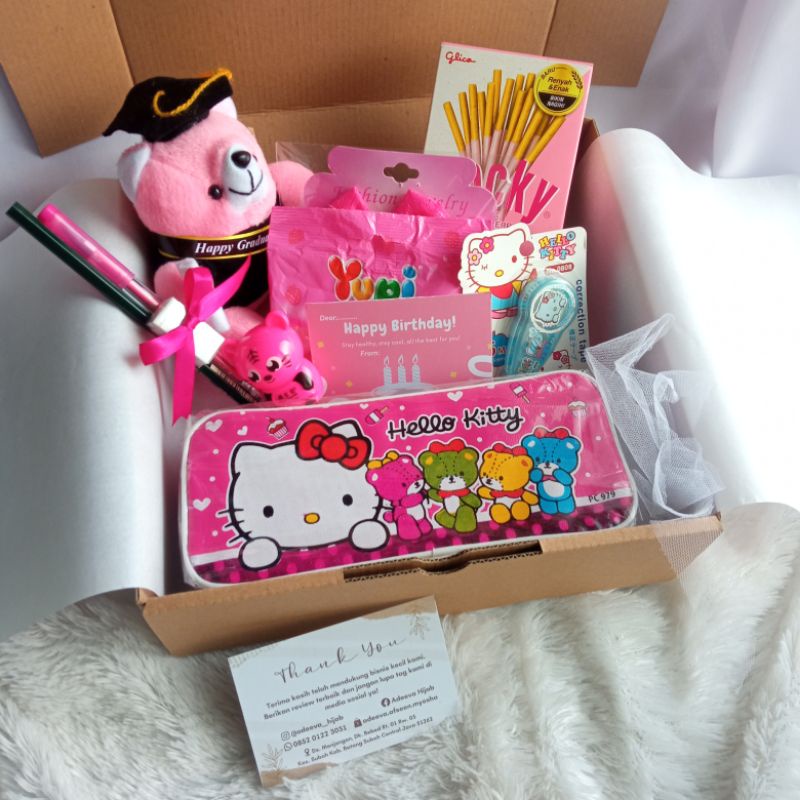 

Kado Hadiah Ulangtahun Isi Set Alat Tulis Cewek Cowok