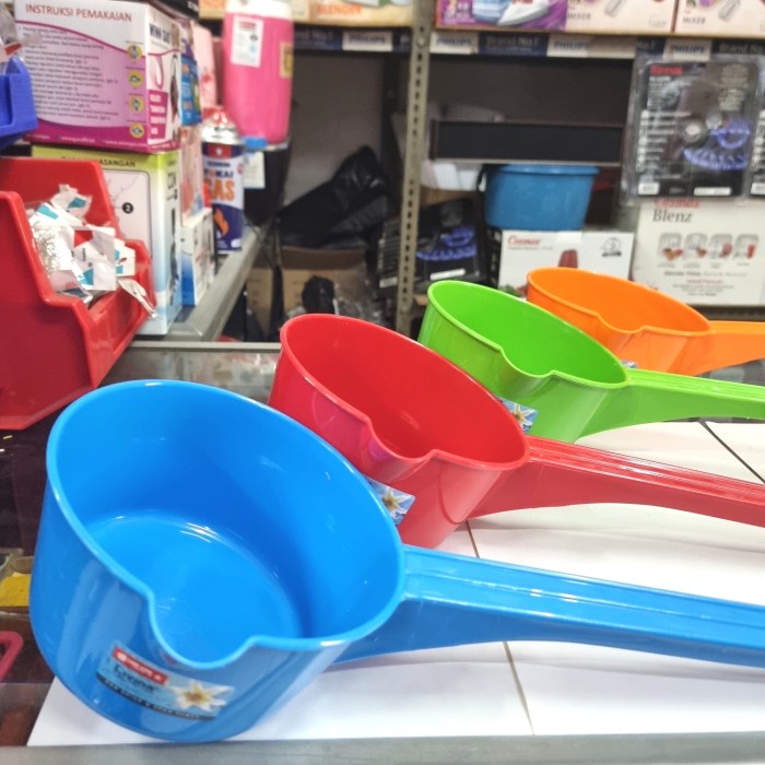 Gayung Gagang Panjang Lion Star Long Handle Scooper 101 (1L) GL-99