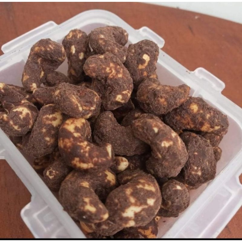 

kacang mete coklat manis gurih
