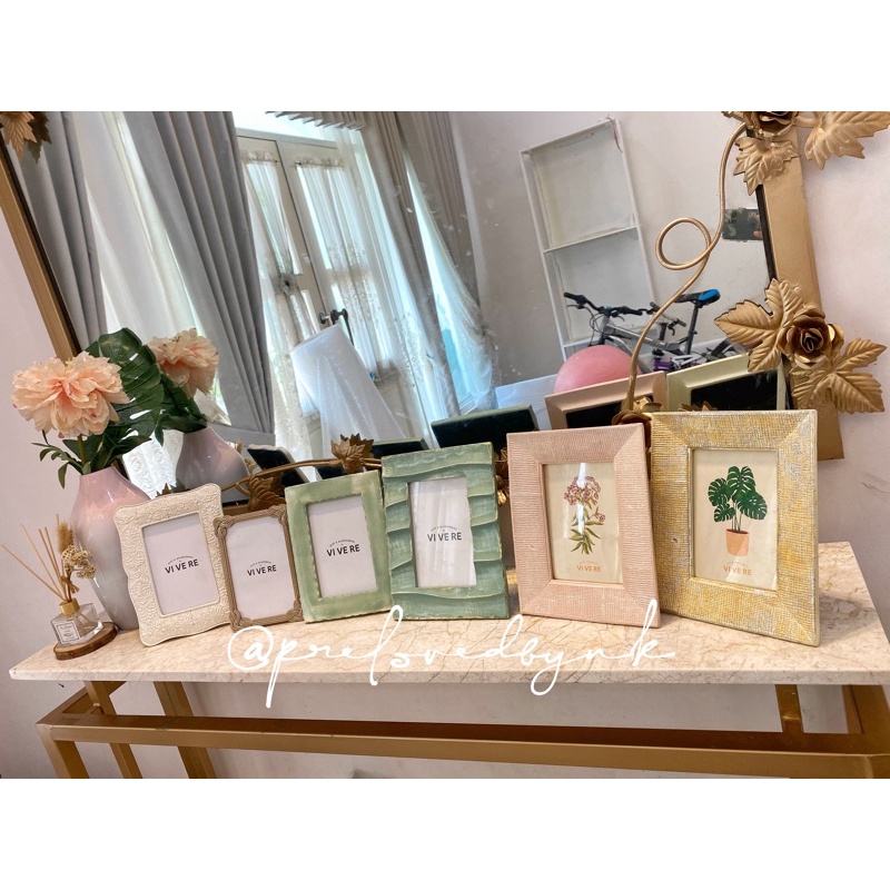 FRAME BINGKAI FOTO VIVERE