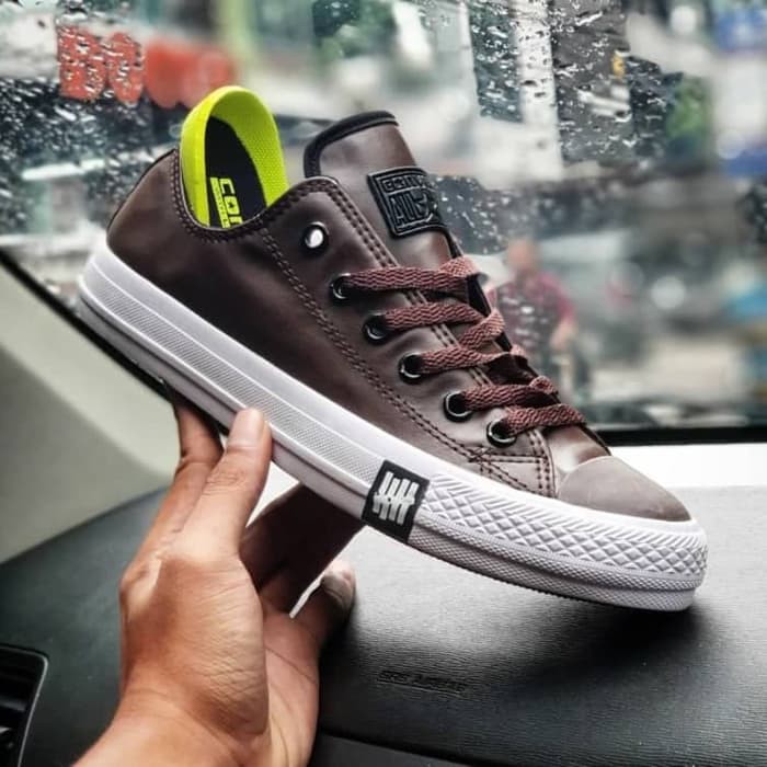  SEPATU  CONVERSE  ALLSTAR UNDEFEATED KULIT  LEATHER PENDEK 