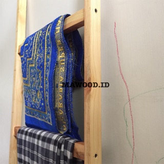 Ladder hanger rak tangga kayu rak mukena kerudung | Shopee Indonesia