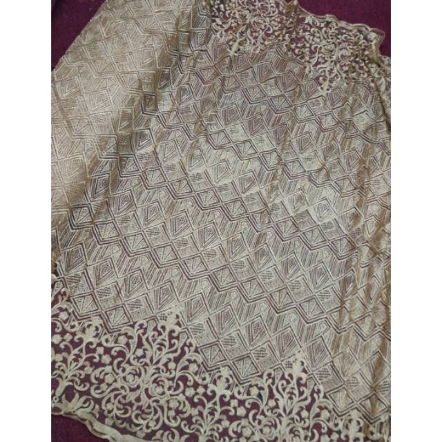 KAIN KEBAYA/TILE FULL BORDIR KOTAK PRADA