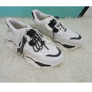  Sepatu Sneakers JINTU  Shopee Indonesia