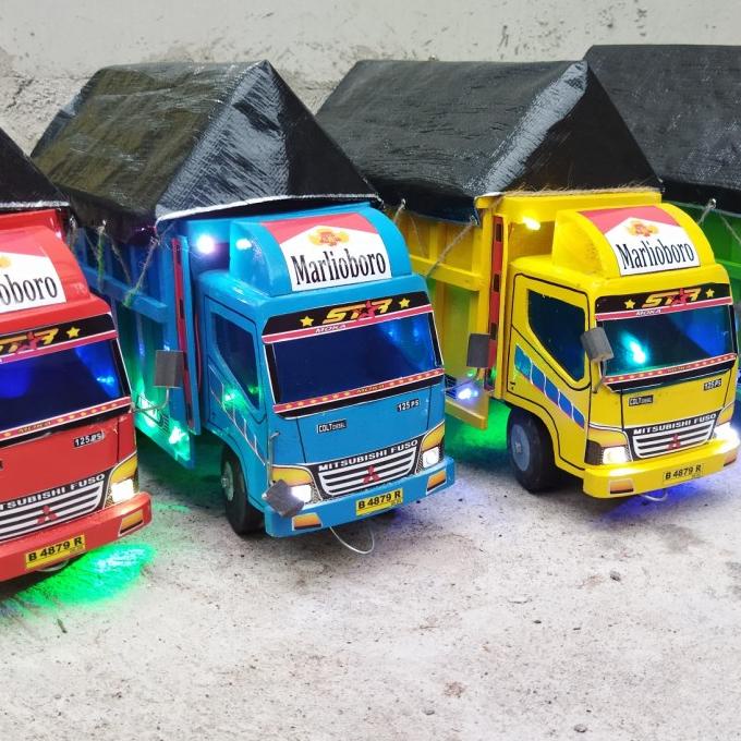 mainan mobil Truk Kayu / miniatur truk kayu Full Lampu