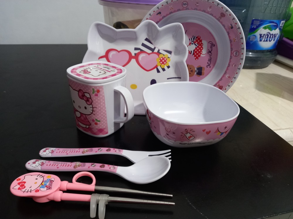 Set Sumpit Mangkuk Mug Melamine Hello Kitty
