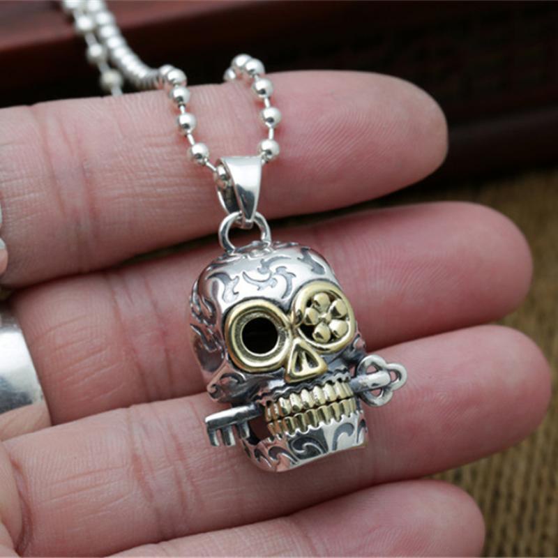 Men's Fashion Retro Design Skull Bite Key Pendant Rock Hip Hop Party Casual Jewelry