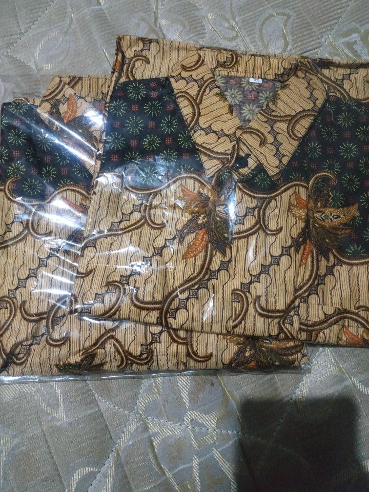 Kemeja Batik Pria Kasual Hangout Keren / Pakaian Batik Kasual Pria Cowok Dewasa Remaja Kekinian