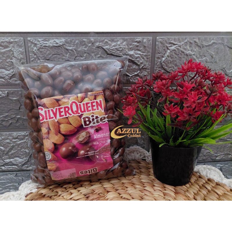 

Coklat SilverQueen Bites Almond Kiloan 1 Kg