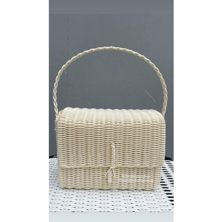 tas anyam jinjing rotan sintetis