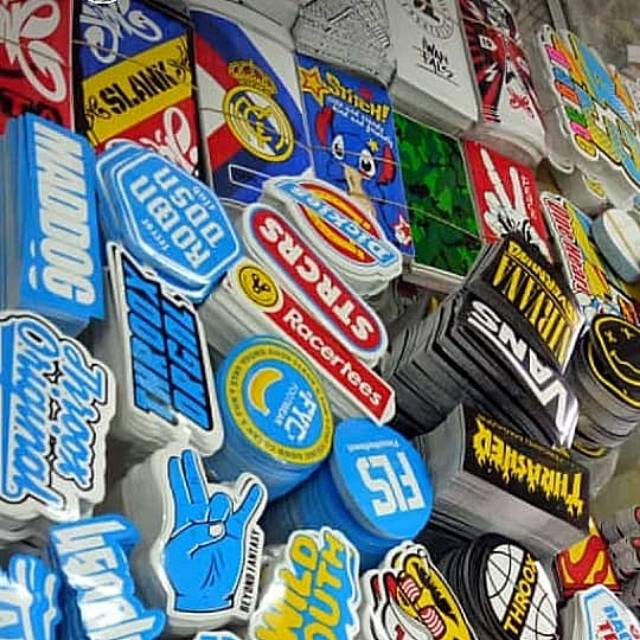 Stiker distro isi 50pcs sticker variasi motor helm laptop mobil