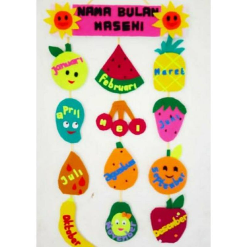 Hiasan Dinding dari Kain Flanel Nama Bulan
