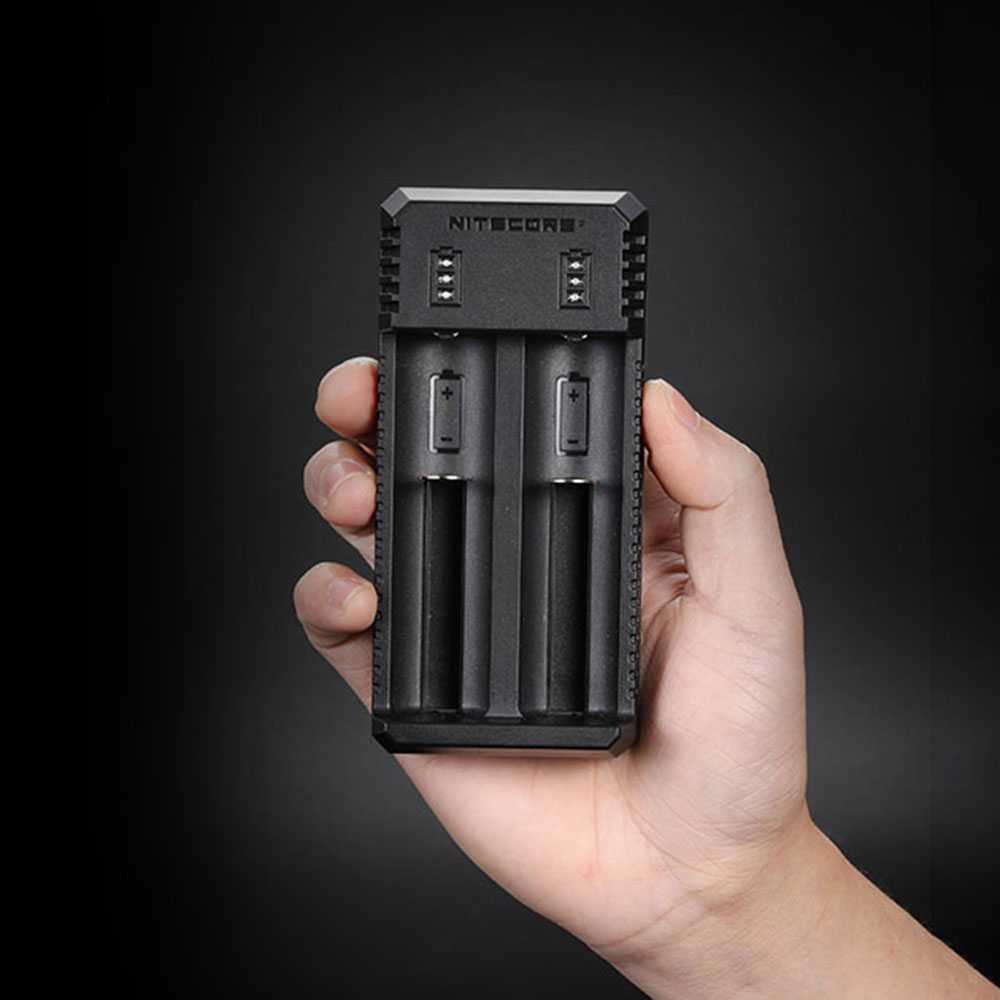 NITECORE Charger Baterai Universal 2 Slot for Li-ion &amp; NiMH - UI2-Hitam