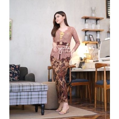 Set Kebaya Bali semi italy model semi sabrina | yuli_kebayabali