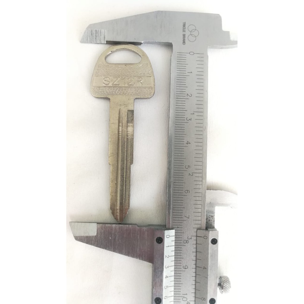 [BAYAR DI TEMPAT] Bahan Kunci Cadangan Mobil SUZUKI Jimny Esteem Kiri Plat Kontak Duplikat keyblank