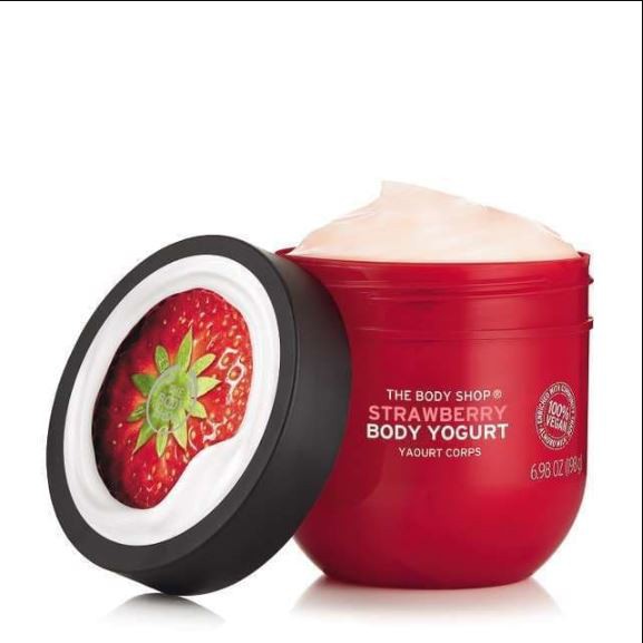Image of The Body Shop Fresh & Moisturised With Strawberry Bundles #2