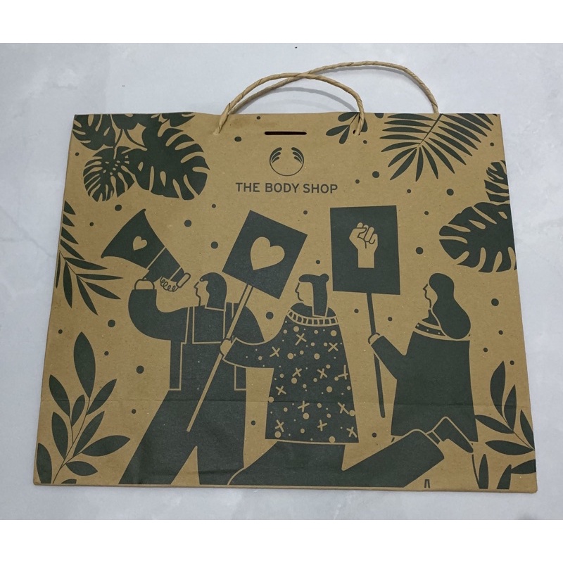 

Paper bag The body shop