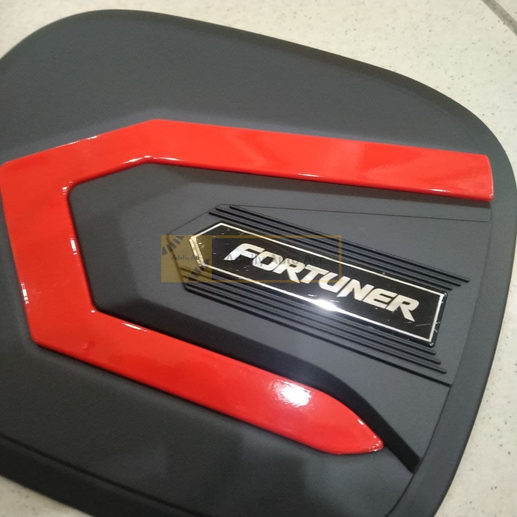 Tutup Tangki Bensin Tank Cover Redline Mobil Toyota Fortuner Warna Merah Hitam Doff