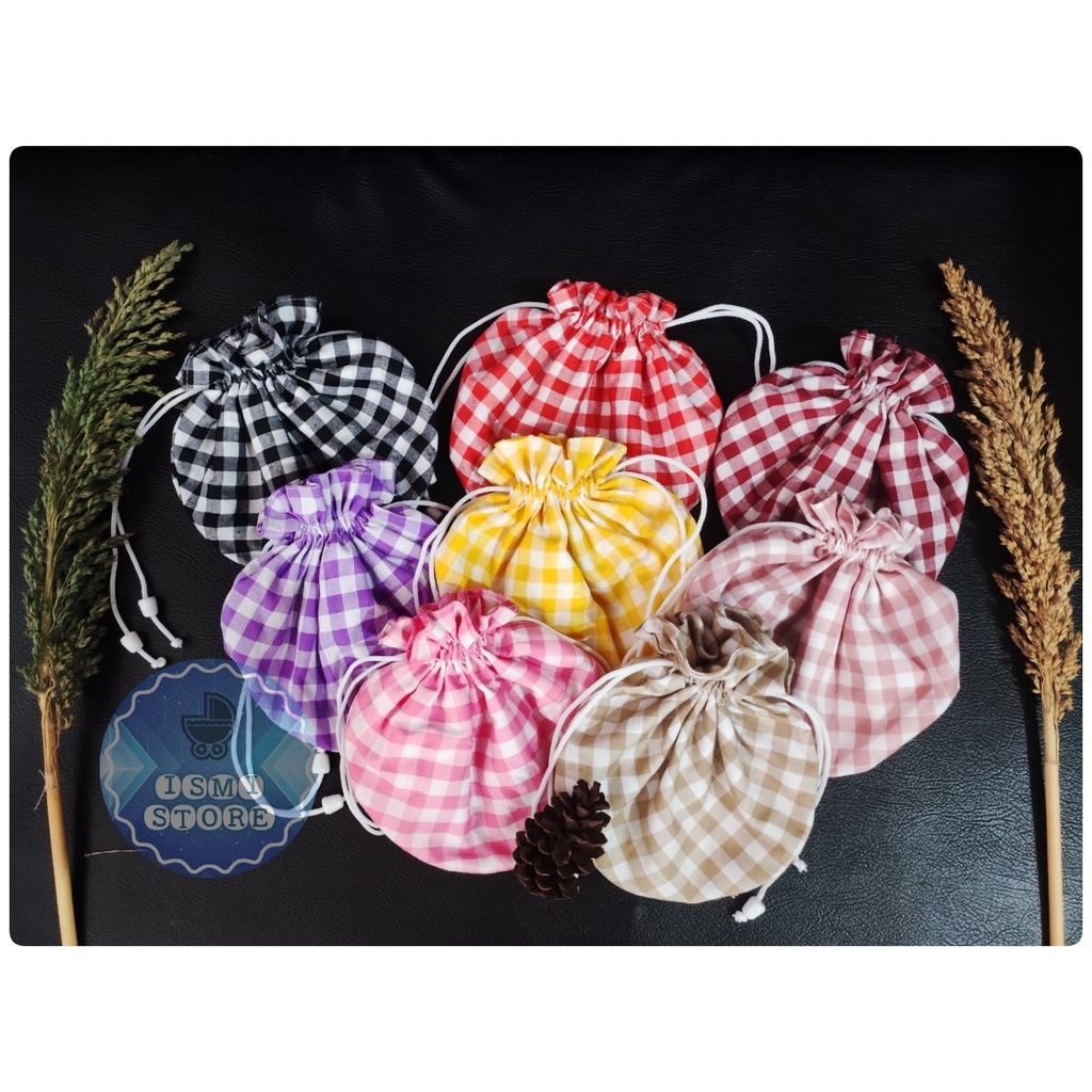 TAS SERUT LINGKARAN / Pouch Serut Bentuk Lingkaran Motif Kotak Gingham Estetik Cocok untuk Tempat Kosmetik by Ismi Store