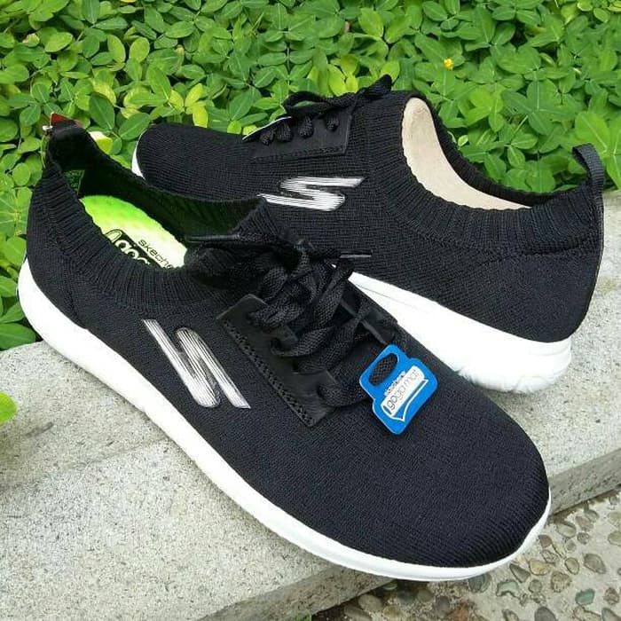 Best Promo Sepatu Pria Skechers GoRun Black ( New Arrival )