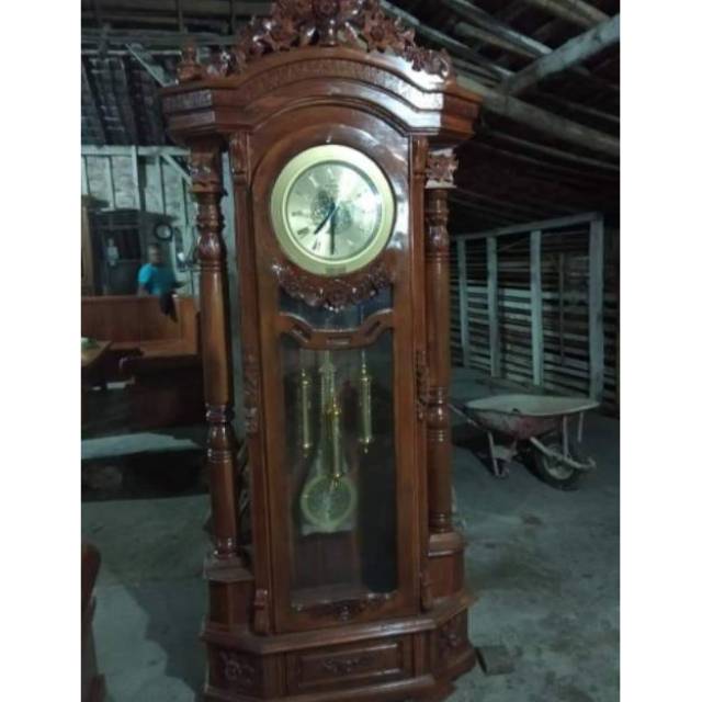 Jam antik kayu Jati