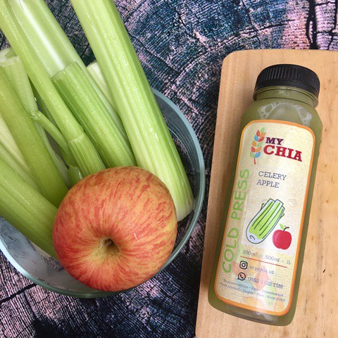 

Level 1: Celery Apple Juice (jus seledri apel) 1Liter 100% Raw Pure Cold Pressed