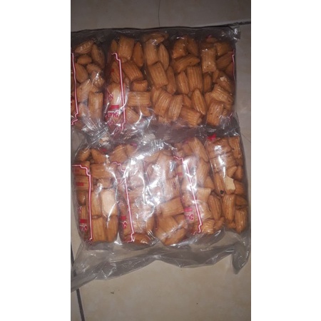 

Aneka camilan Pang Pang gurih