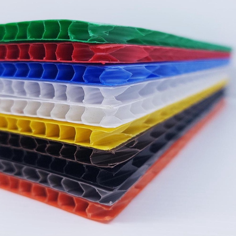 

Lembar Karton Plastik PP Corrugated Uk 50x75 cm (Tebal 5mm)