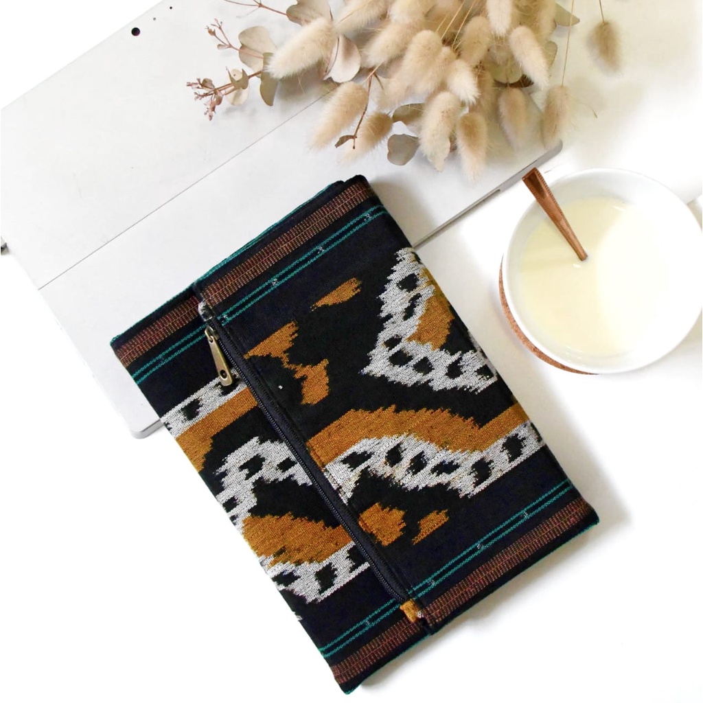 

NOTEBOOK A5 + POCKET / Buku Diary / Planner /Buku Agenda / Buku Catatan / Buku Journal - RESPATI WIRA