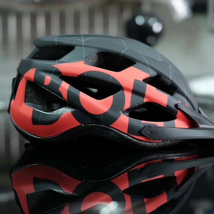 Helm Sepeda Polygon Bolt merah