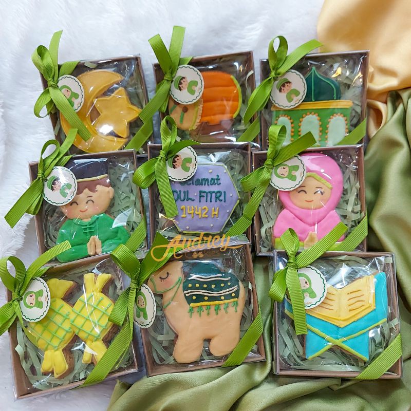 

COOKIES/ KUE KERING/ KUKIS HIAS/ PARCEL KADO/ HAMPERS GIFT LEBARAN/ IDUL FITRI/ RAMADHAN EID MUBARAK