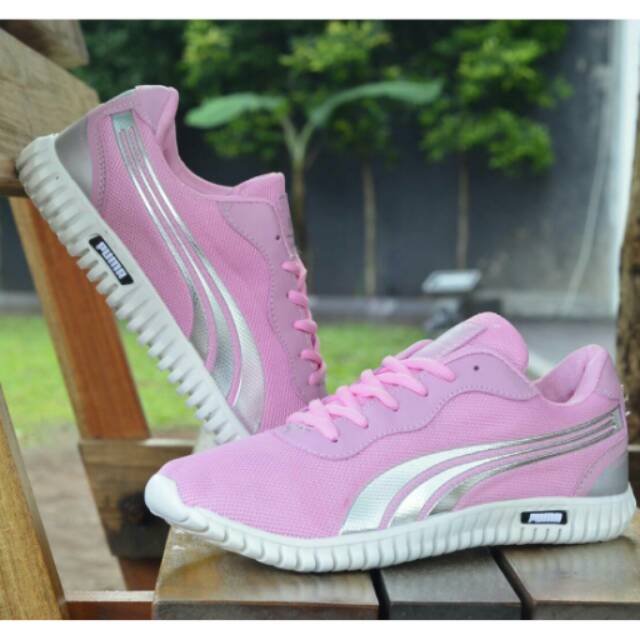  Sepatu  puma  running sepatu  sneakers import murah pink  ungu 