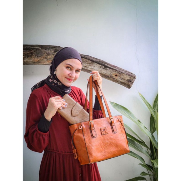 moonzaya mahadewi tas kulit vintage mahadewi