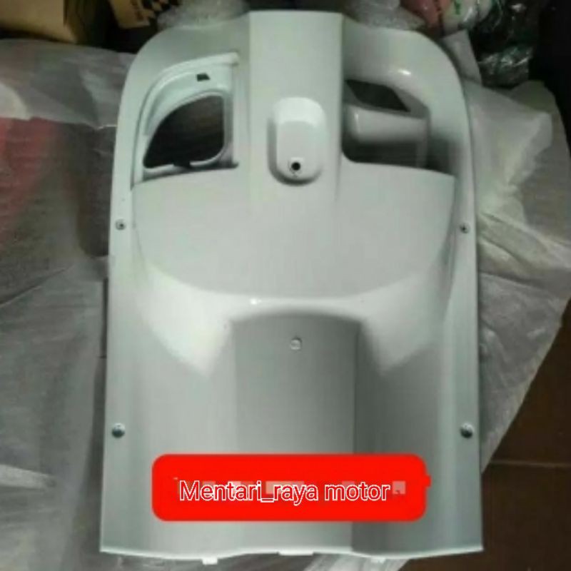COVER INNER LEGSHILD BODY TENGAH SCOOPY F1 NEW LED THN 2017-2020 WARNA PUTIH