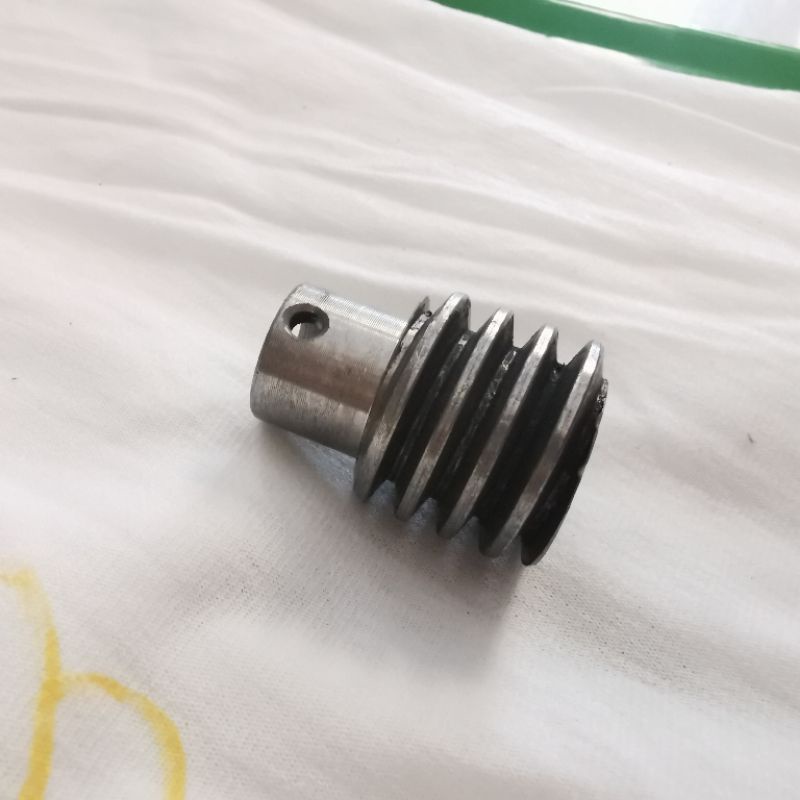 Gear Worm Mesin Table Saw Dewalt DWE 7470