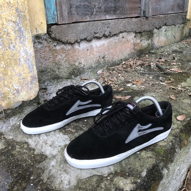 SEPATU LAKAI SECOND ORIGINAL