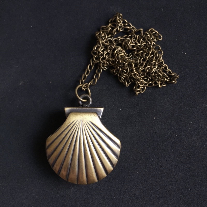 Pocket Watch / Jam Saku Antik Quartz Bentuk Kerang