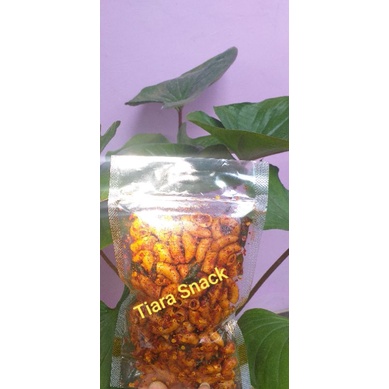 

makaroni bantat ekstra pedas daun jeruk isi 100gram/