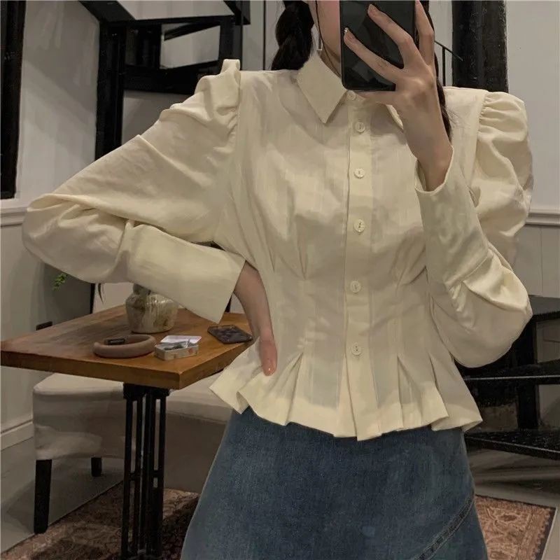 2022 new waist trimming shirt Women's niche shirt retro chic short top