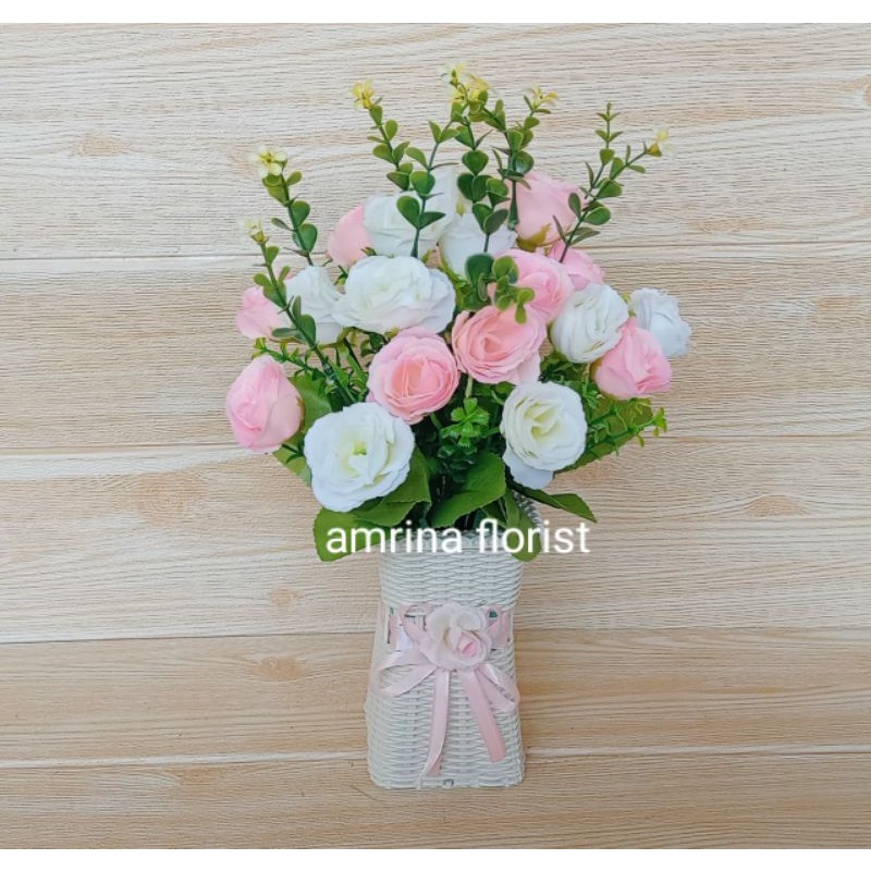 bunga mawar artificial pot anyaman tinggi//bunga mawar palsu //bunga mawar hiasan//mawar plastik