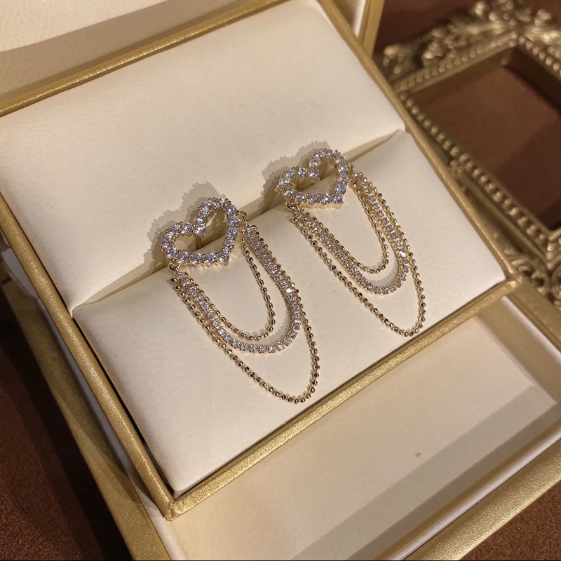 Anting Rumbai Rantai Multilayer Bentuk Hati Aksen Berlian Imitasi Gaya Korea