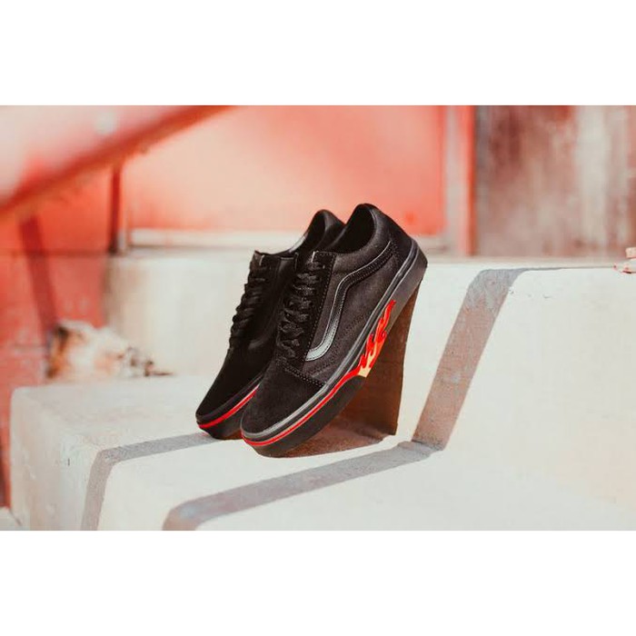 Vans Oldskool Flame Wall (Sepatu Sneakers Casual Cowok Pria)