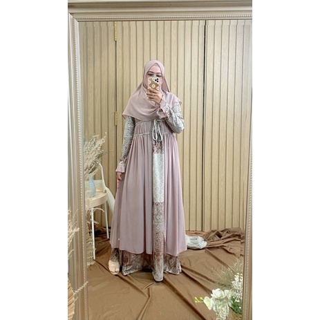 Nadhira Nadhif by Greenism