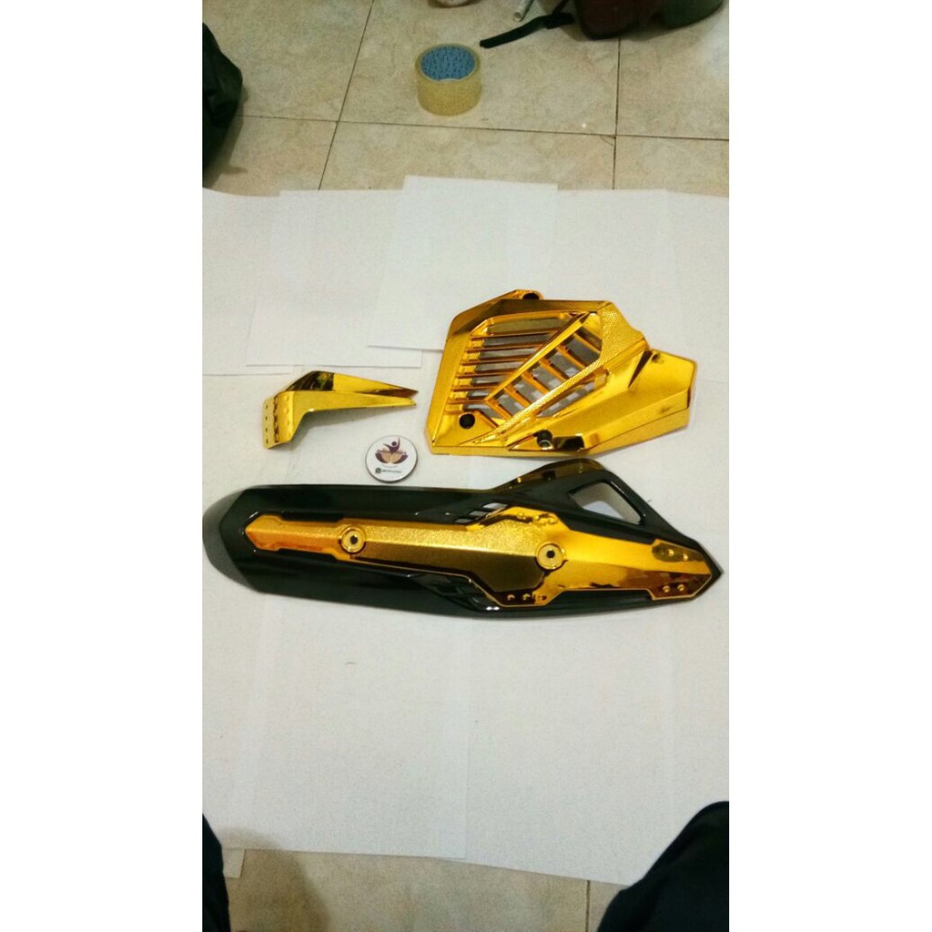 Tutup knalpot plus tutup radiator vario tehno 150 125 gold