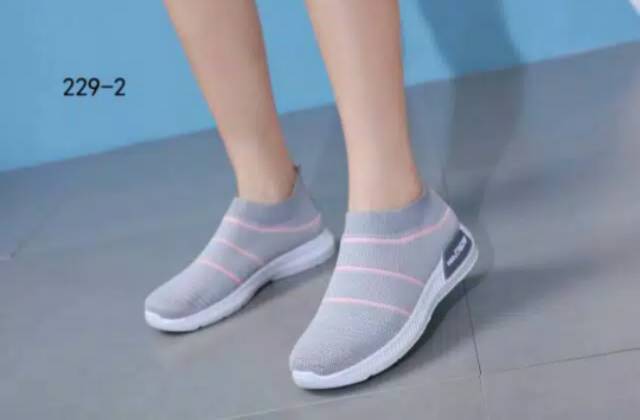 Sepatu Slipon sneacker wanita 229-2