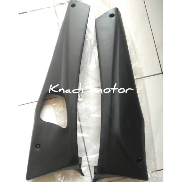 Cover samping kolong Vario 110 karbu lama